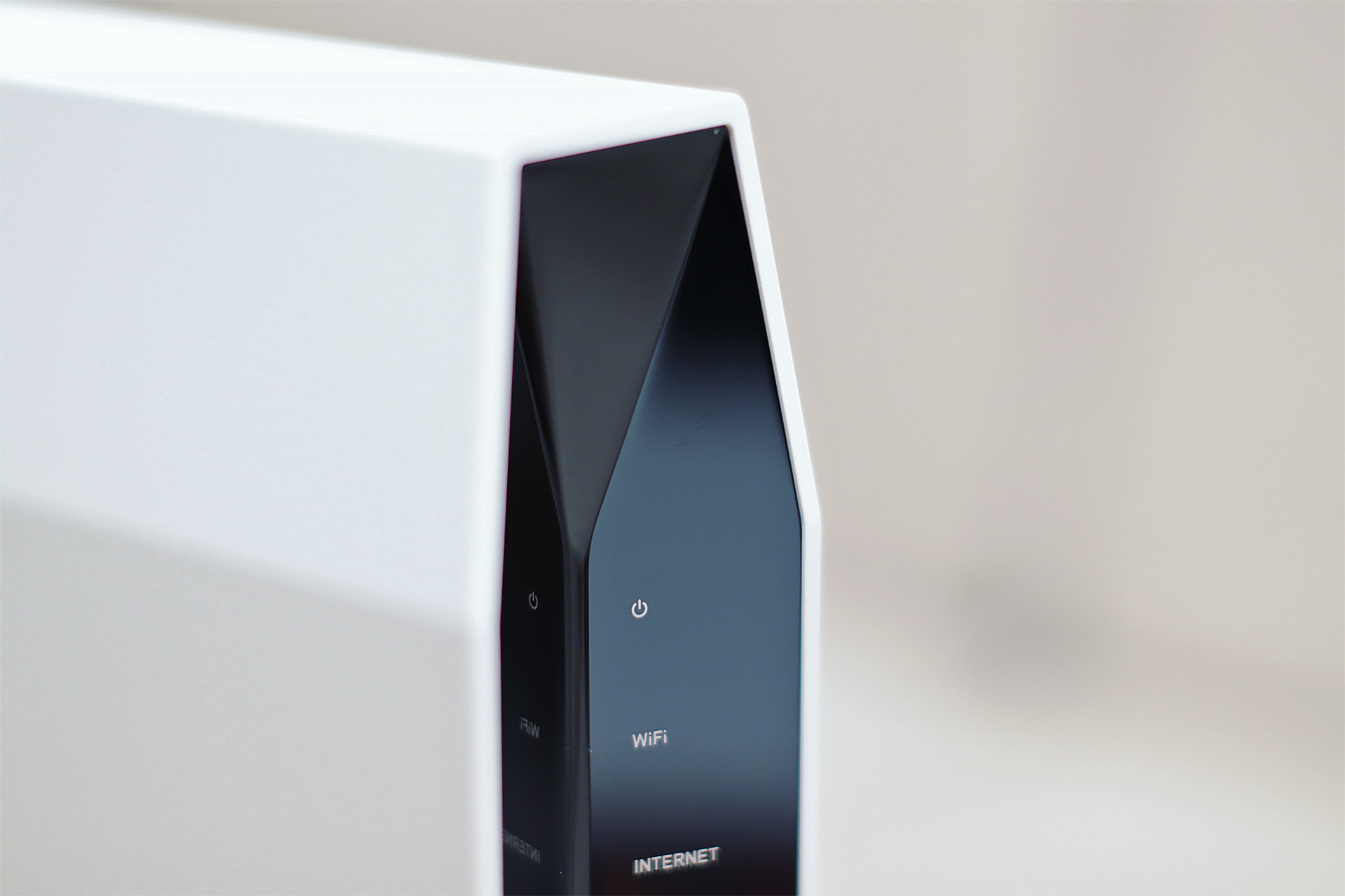 买wifi6路由器还是等wifi7,linksyse9450对比mx4200