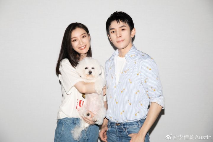 武汉一整形机构*脑洗**女大学生签高息*款贷**，称颜值即未来，外貌焦虑