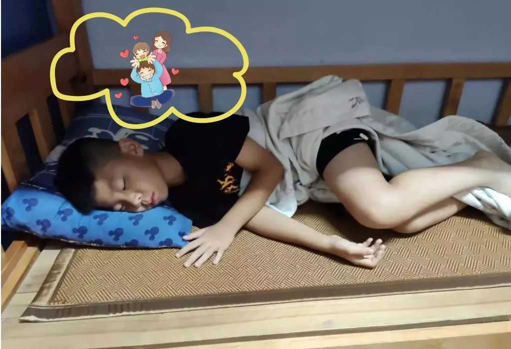 一堂有活力的足球训练课,感受一下足球带给我们的魅力