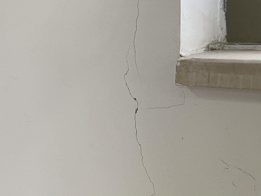 家里墙皮开裂脱落怎么处理,墙皮开裂怎么处理