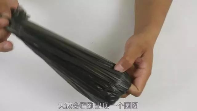 厕所臭气熏天怎么办?只需一个塑料袋,轻松解决大难题