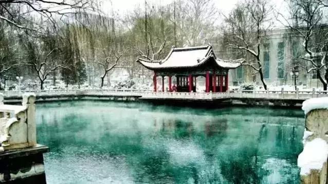冬季山东山泉水最美最有韵味？济南山泉水美？泰山上下一片银白？