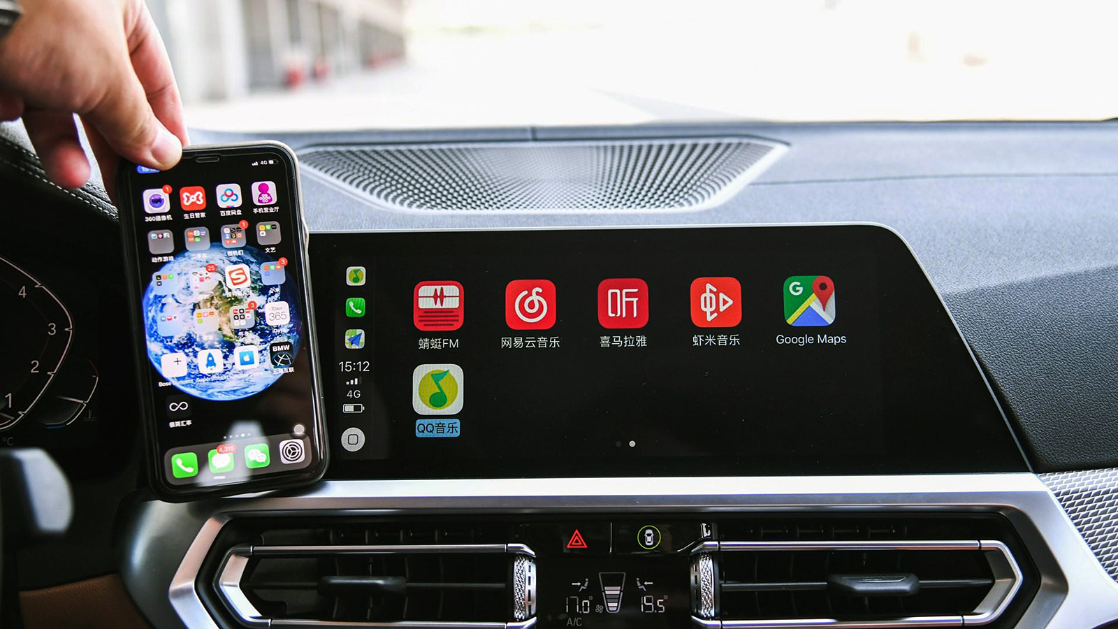 宝马330iM对比奔驰AMGA35L同价位/国产/性能/小弟车如何选?