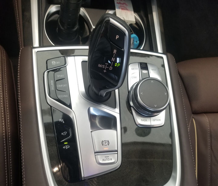 71万宝马6系,30万买宝马740哪一年