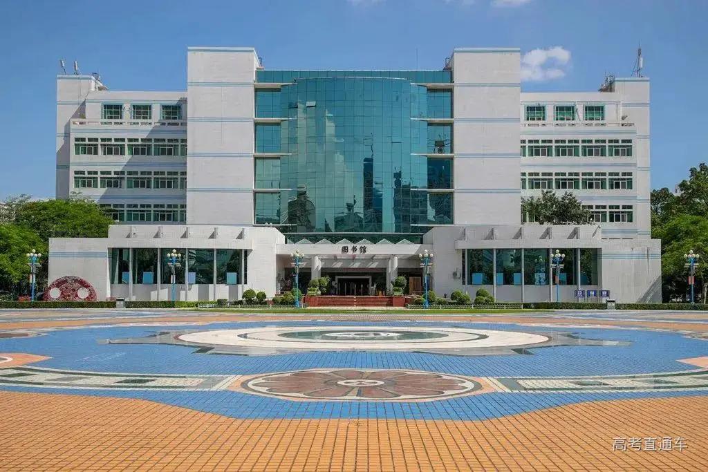 深职院在专科里面的排名,深职是全国最好大专吗