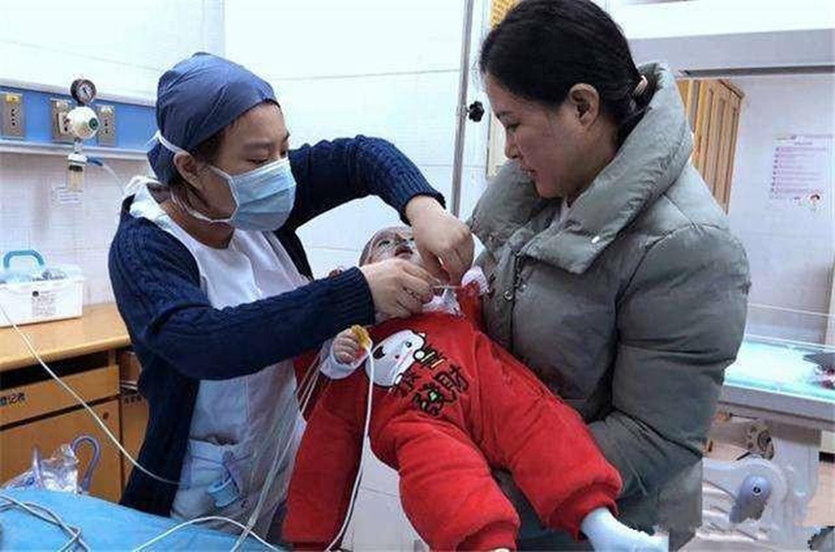 孩子耳朵里进虫子,孩子耳朵进虫子了怎么办