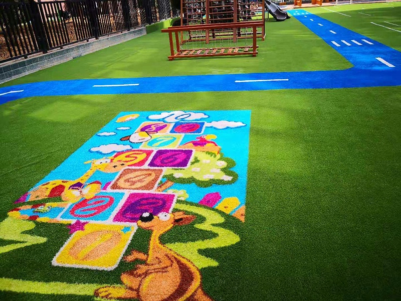幼儿园草坪怎么铺效果最好,幼儿园人造草坪铺设