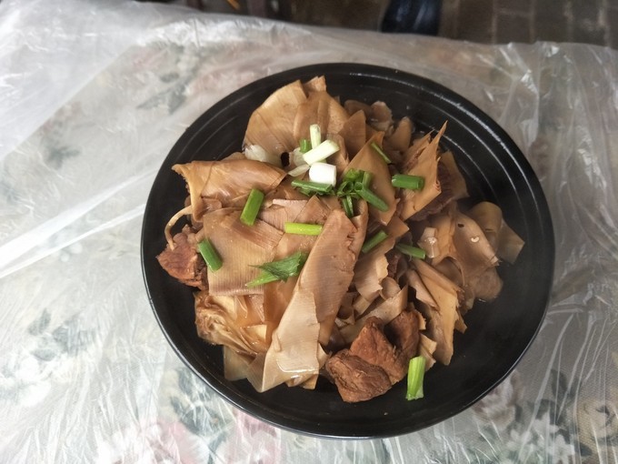 「徽州冷」宏村秋深晴少,友谊地久天