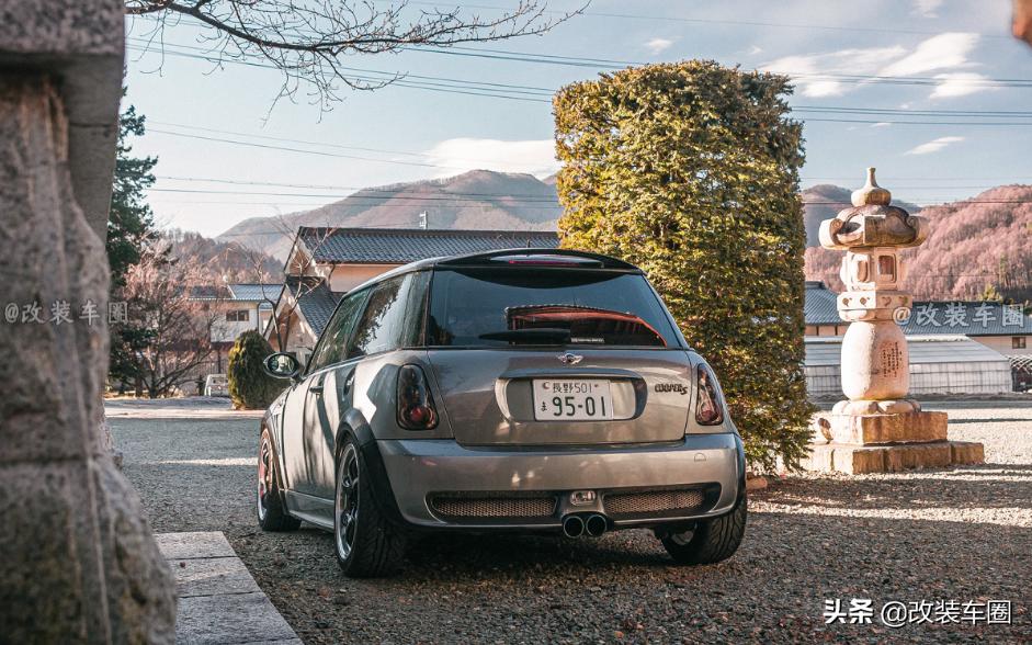 僧侣和尚也爱改装车,他不止有这辆改装mini还有一个家庭