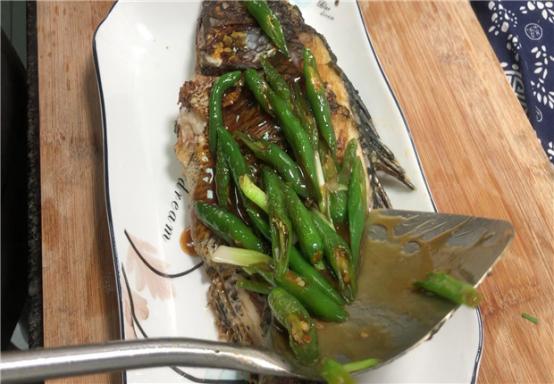 煎鱼不粘锅不破皮炸豆腐,煎豆腐酿不粘锅不破皮的正确做法