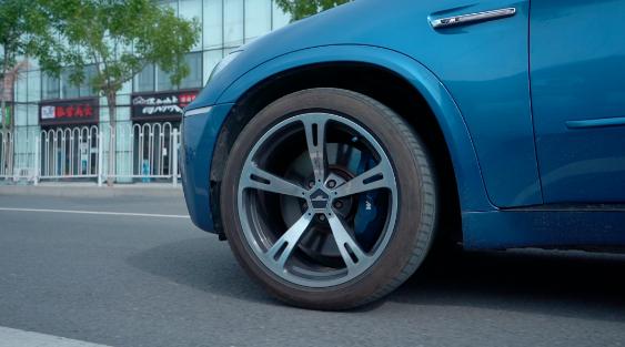 30万左右的大v8汽车,30万能买到v8小型汽车吗