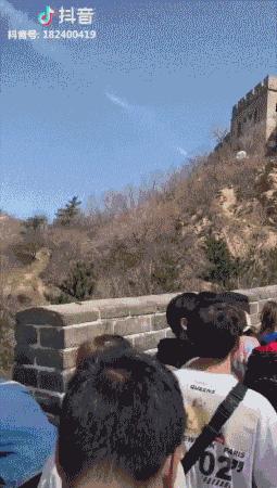 全国各地景区人挤人,各地景区游客爆满