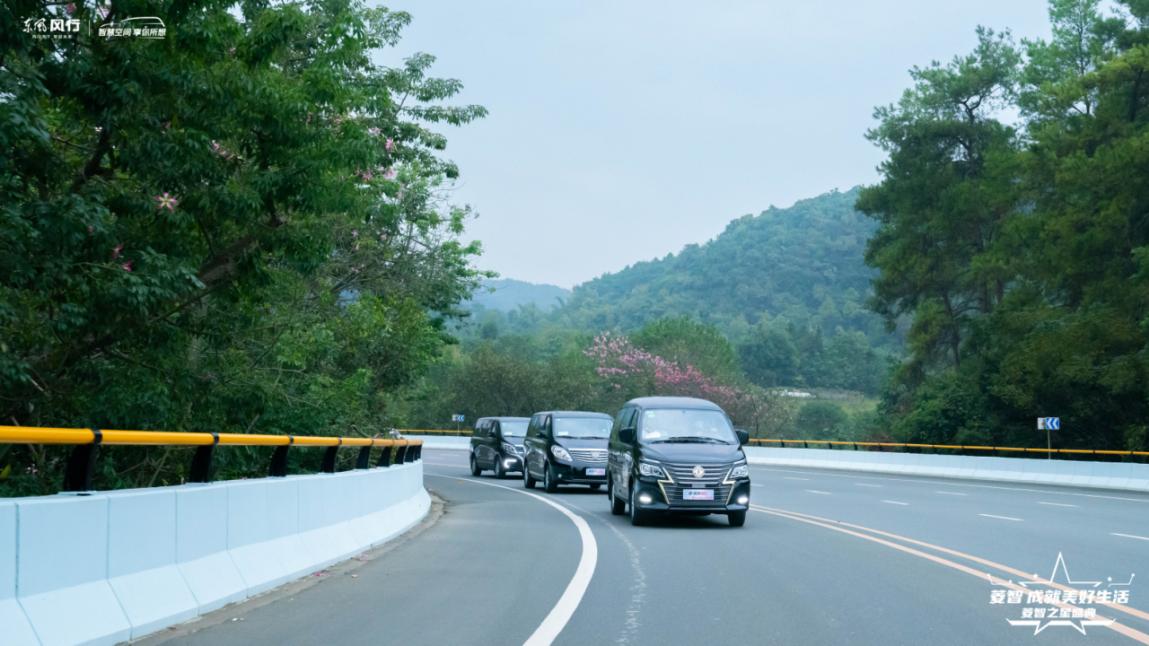 试驾风行菱智m5九座车感受,新菱智m52.0l发动机怎么样