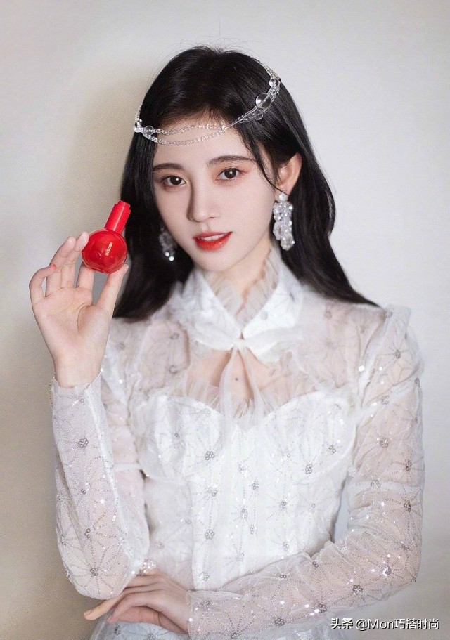 小个子长发还是短发显高,矮个子留长发还是留短发显高