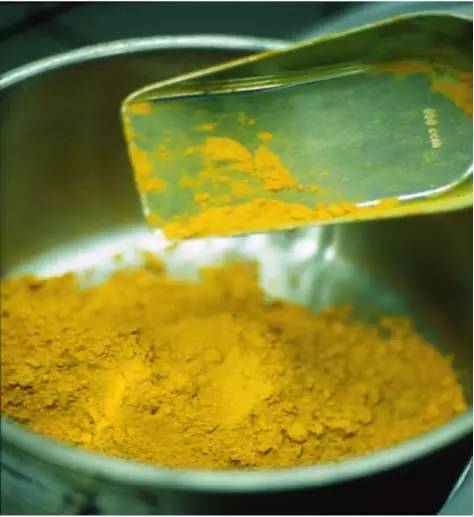 爱马仕丝巾为啥这么贵？7万多种颜色耗时两年看完就觉得值了