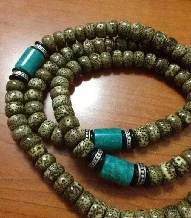 鸡油黄星月菩提盘到最后什么颜色,星月菩提怎么盘才能盘得更快上色