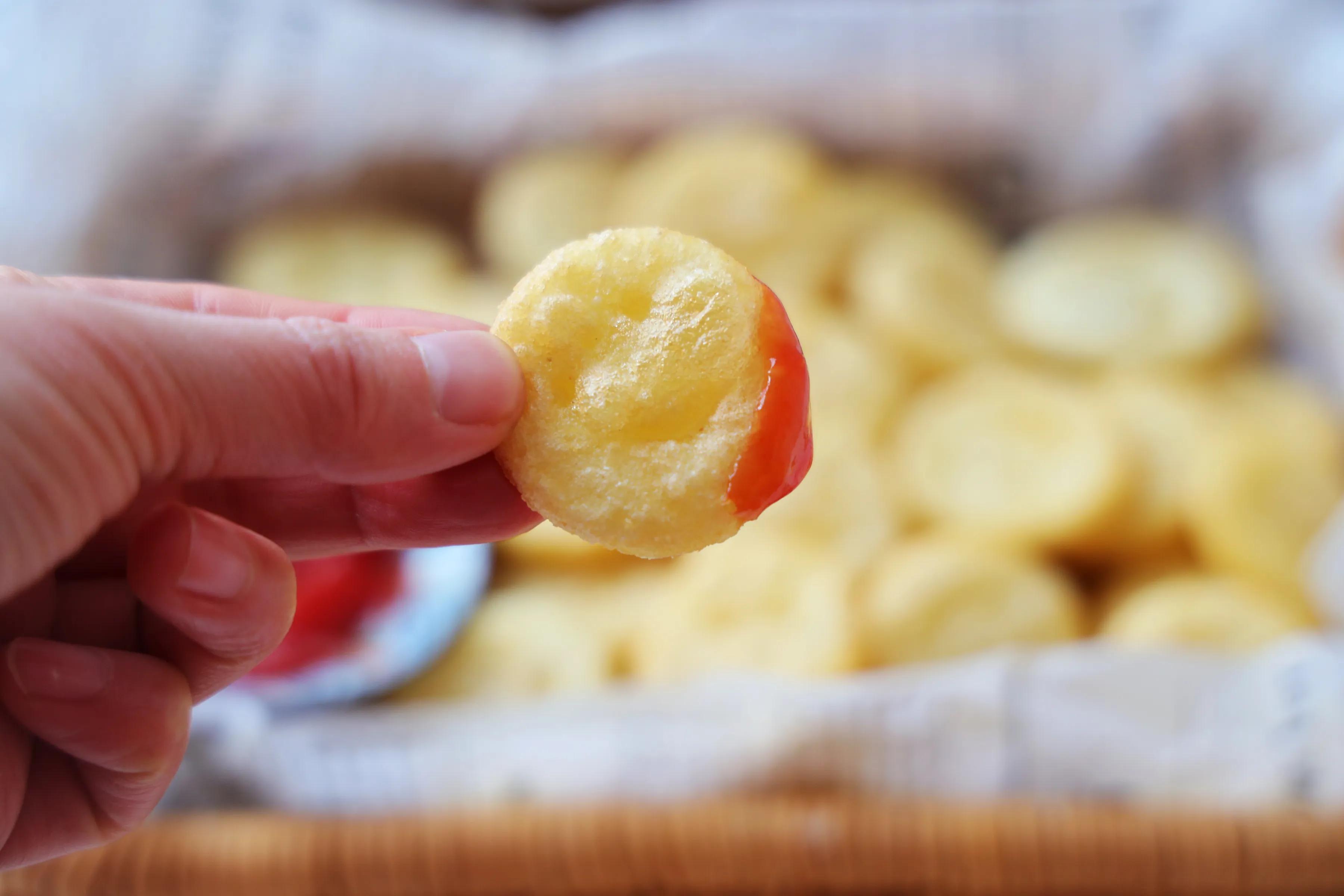 怎么做笑脸土豆不油炸,餐厅脆皮土豆怎么做