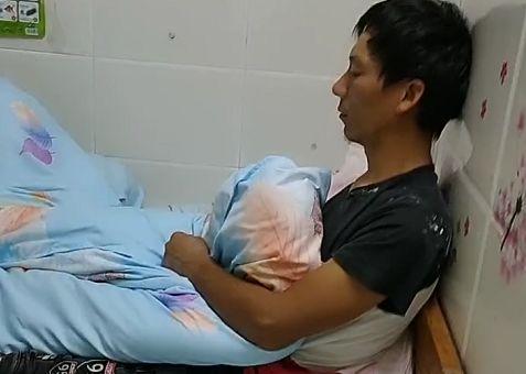 “这移动篮球架可还行？”爸爸又解锁了带娃新方式