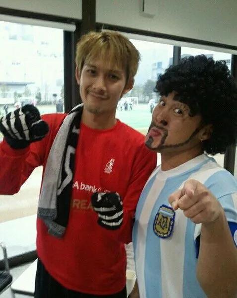 他是世纪美少年，她帅到掰弯无数小姐姐，相恋10年不婚的神仙眷侣