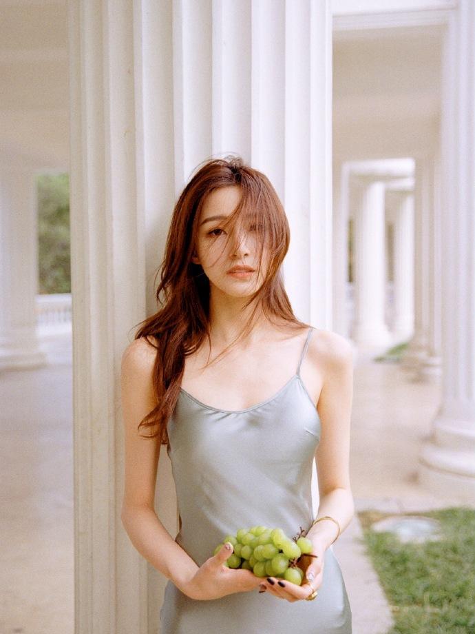 十年前央视女足球主持人,央视前足球主播