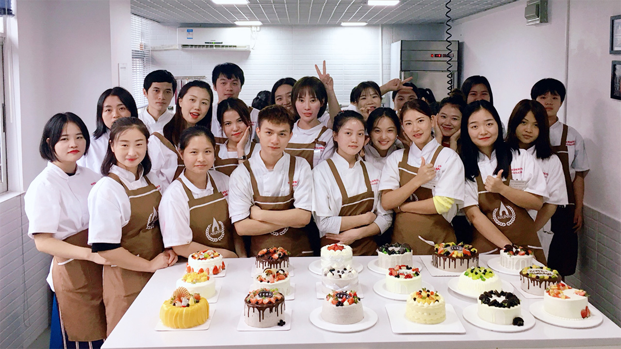 深圳妞妞蛋糕培训学校学费,龙华蛋糕培训班