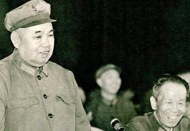 李连杰首次评价李小龙,李小龙成龙李连杰哪个厉害