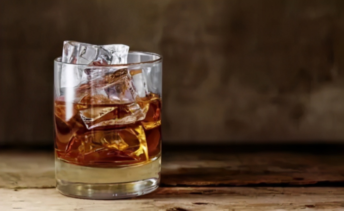 五种经典鸡尾酒的英文名字,常见鸡尾酒名字以及特色