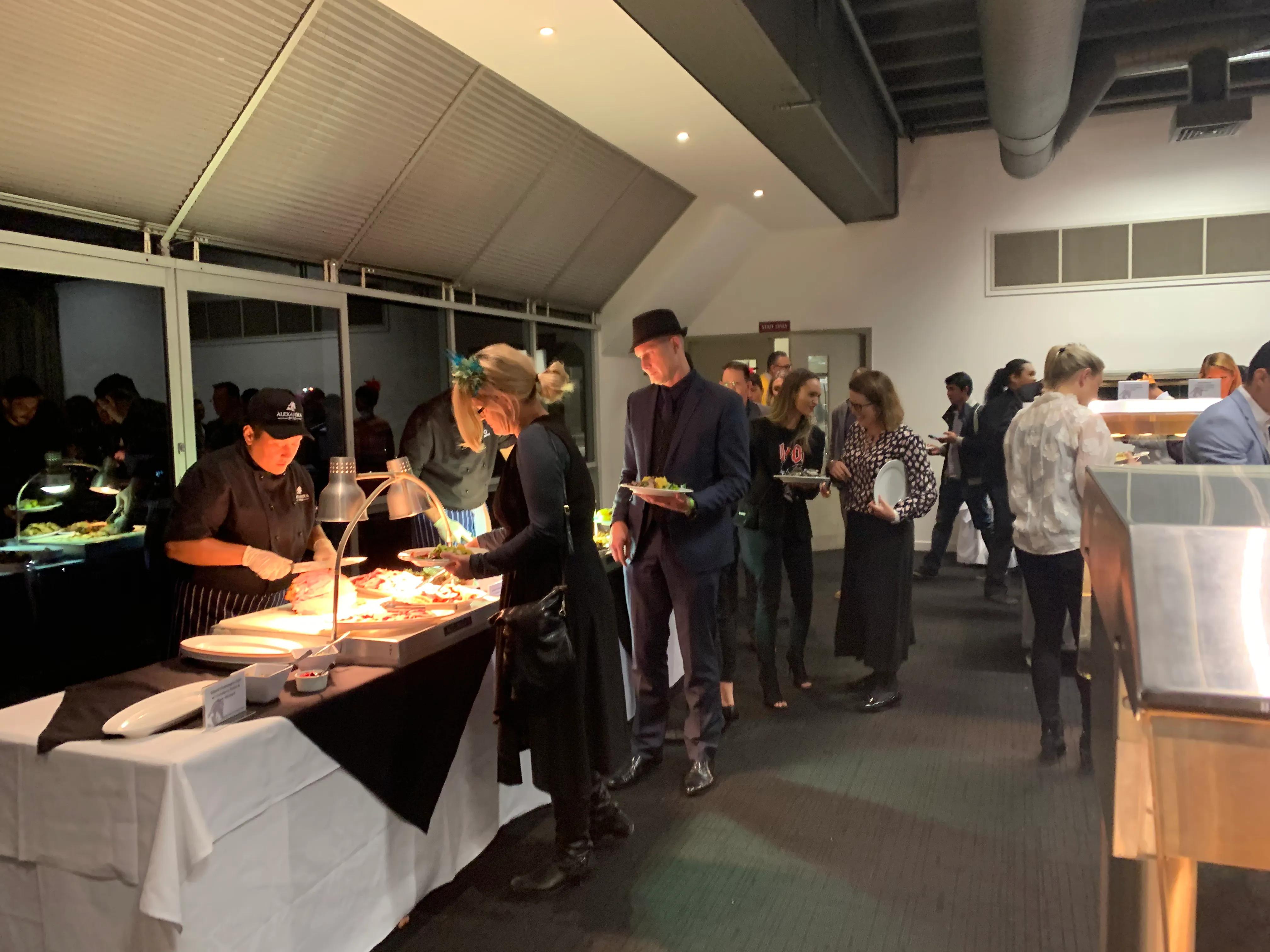 在新西兰上班是什么感觉 (新西兰生活工作怎么样)