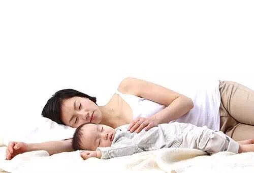 孩子跟谁睡就是谁的孩子,孩子和谁睡比较好