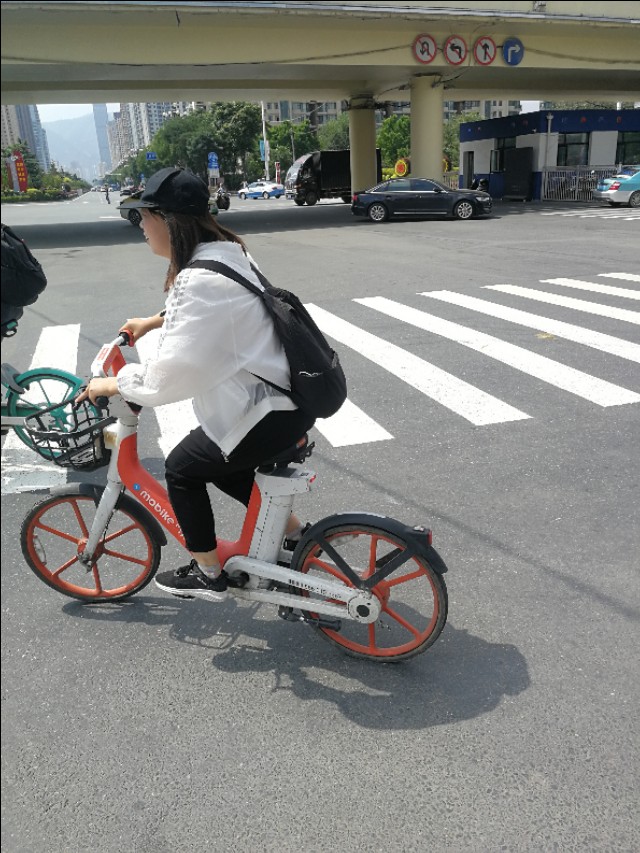 《一份浓情蜜意》文/周荔