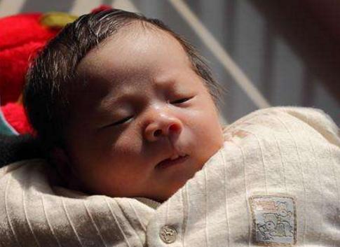 带孩子经常醒如何改善浅睡眠,孩子老是半夜醒会有什么影响