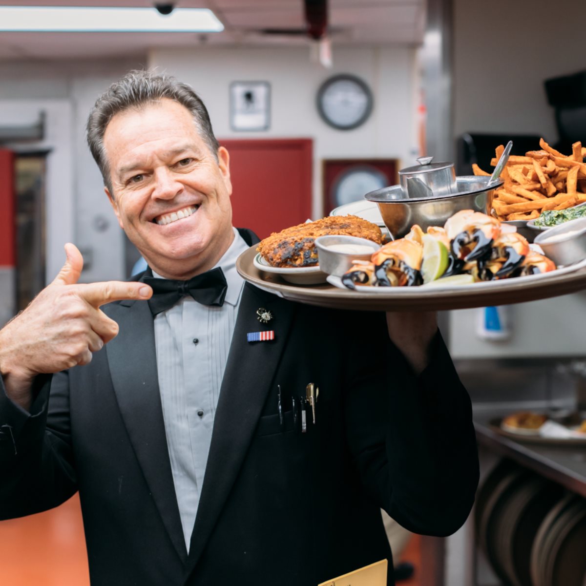 每年只开7个月赚进3800万美金！这家只卖蟹螯经营出百年老店