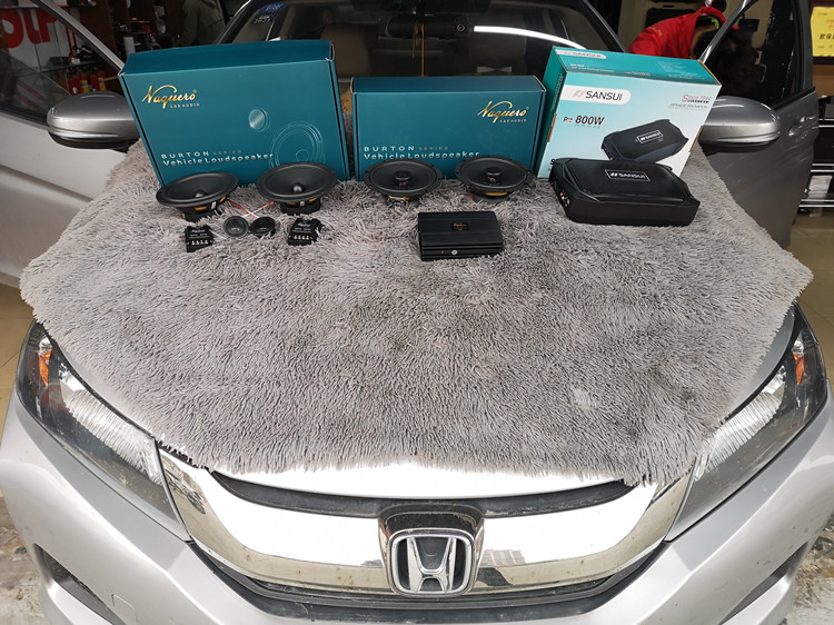 本田锋范换了大屏幕音响音效调节,本田锋范音响改装推荐