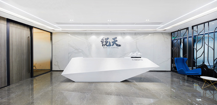 不缀冗余，高端轻奢锐天投资上海总部设计欣赏
