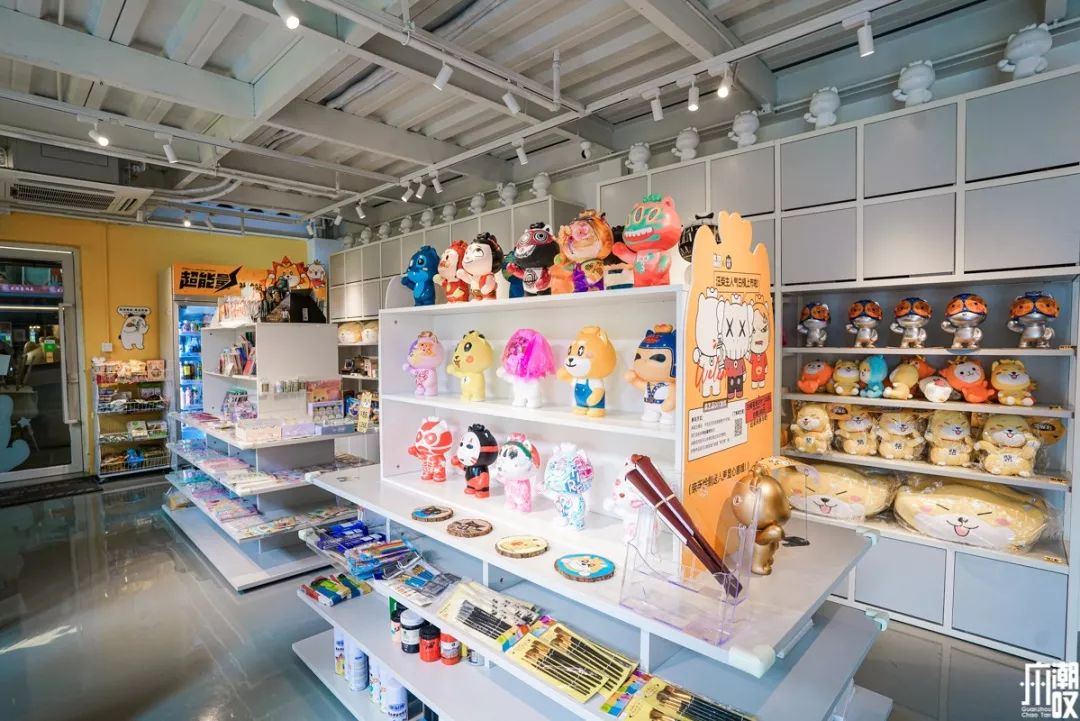 新潮展览+撸狗，广州这家新开的汪星人主题店萌爆了