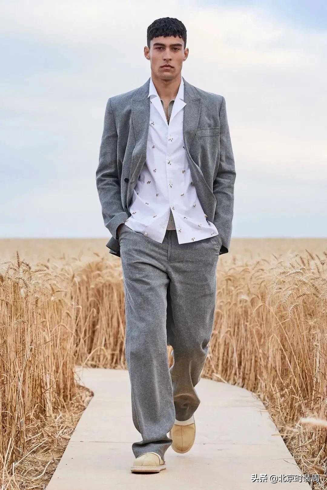 pantone公布的2020流行色,pantone发布2016流行色