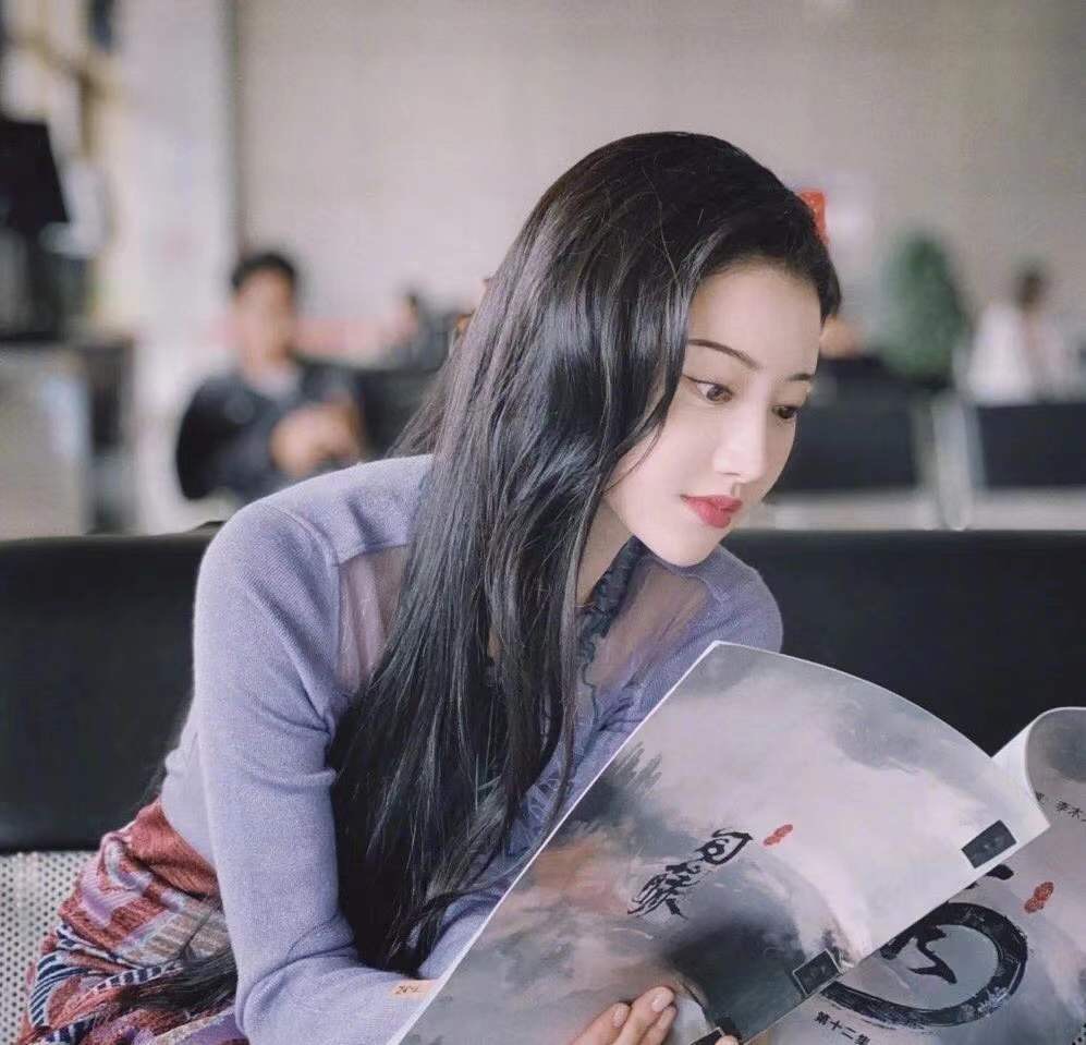 化妆起皮了怎么办,起皮卡粉怎么化妆