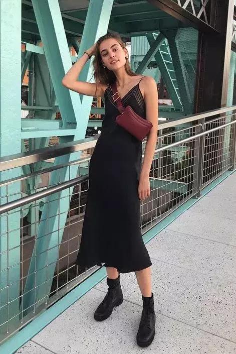 洋气上档次吊带裙秋冬内搭,今年最火的吊带裙内搭