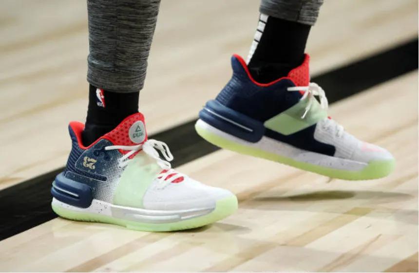 nba球员上脚球鞋库里,nba球星上脚球鞋乔丹