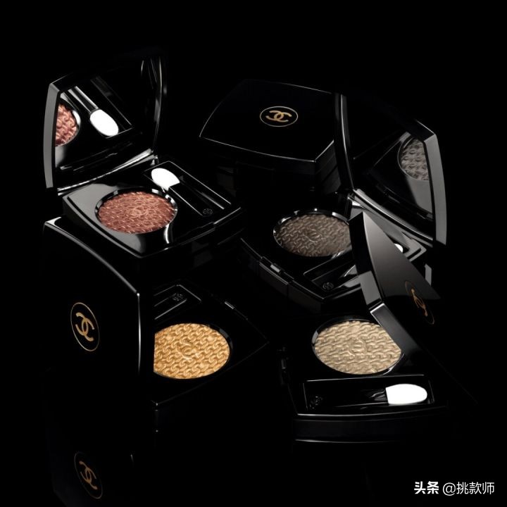 CHANEL香奈儿2020圣诞彩妆链带图腾，超美噢
