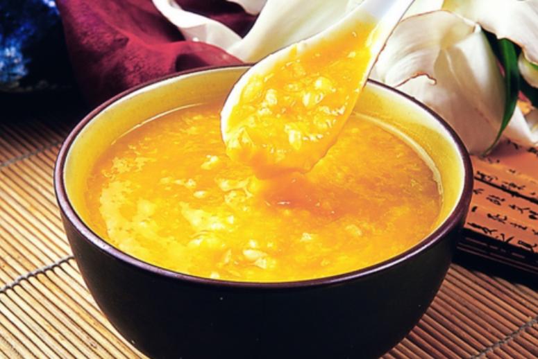 狗狗拉黄色稀屎怎么治疗,狗狗拉糊状屎怎么回事