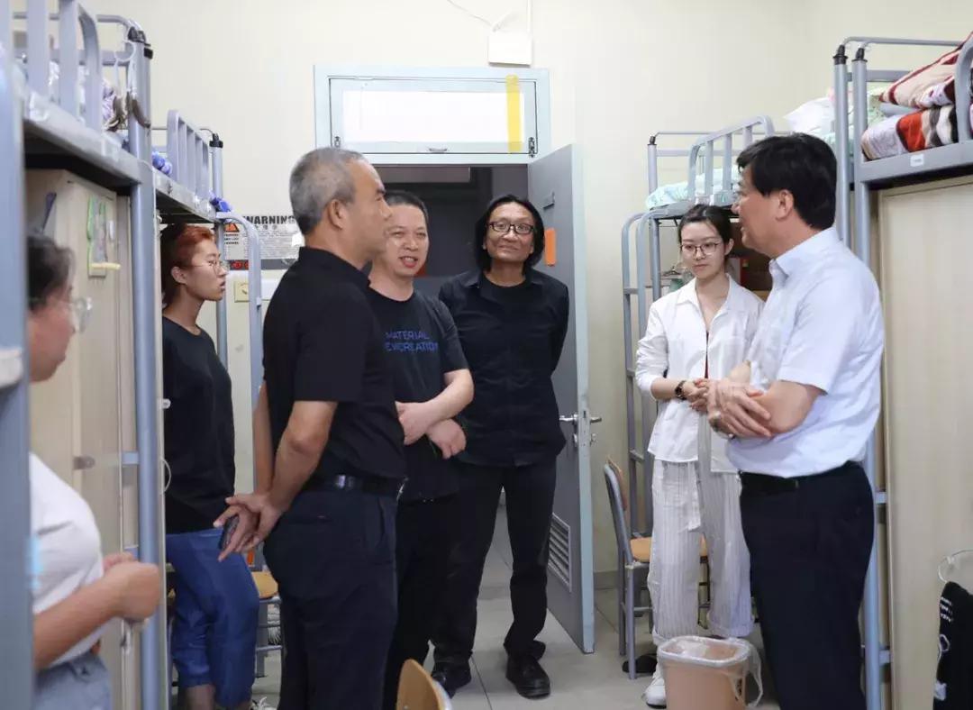 中央美术学院新生报到,中央美术学院2023新生典礼