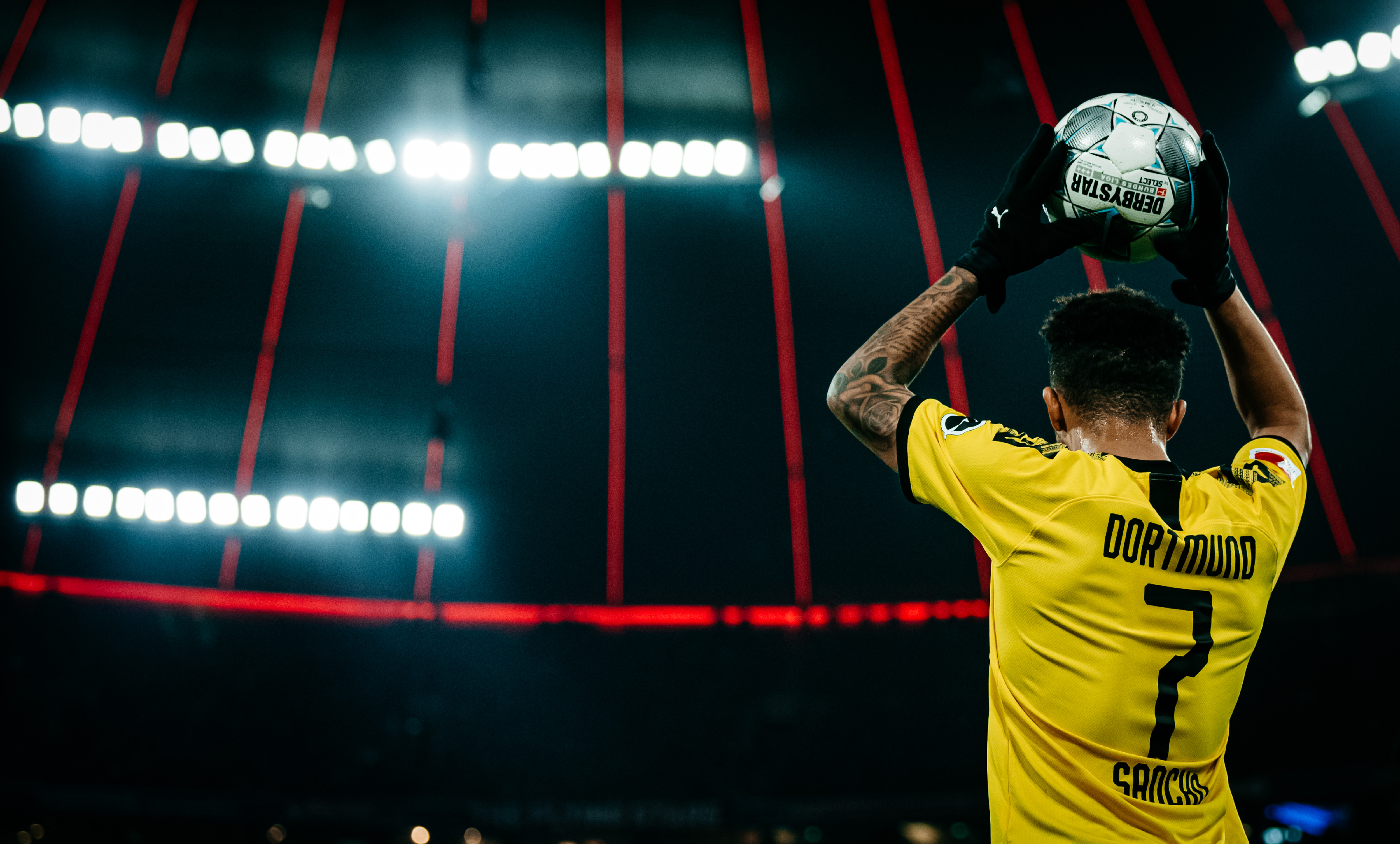 20岁的桑乔图片,19岁多特桑乔