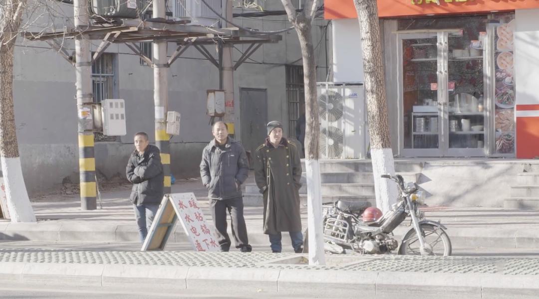 买了一套房子可一点也不高兴,买一套房子就花了几十万