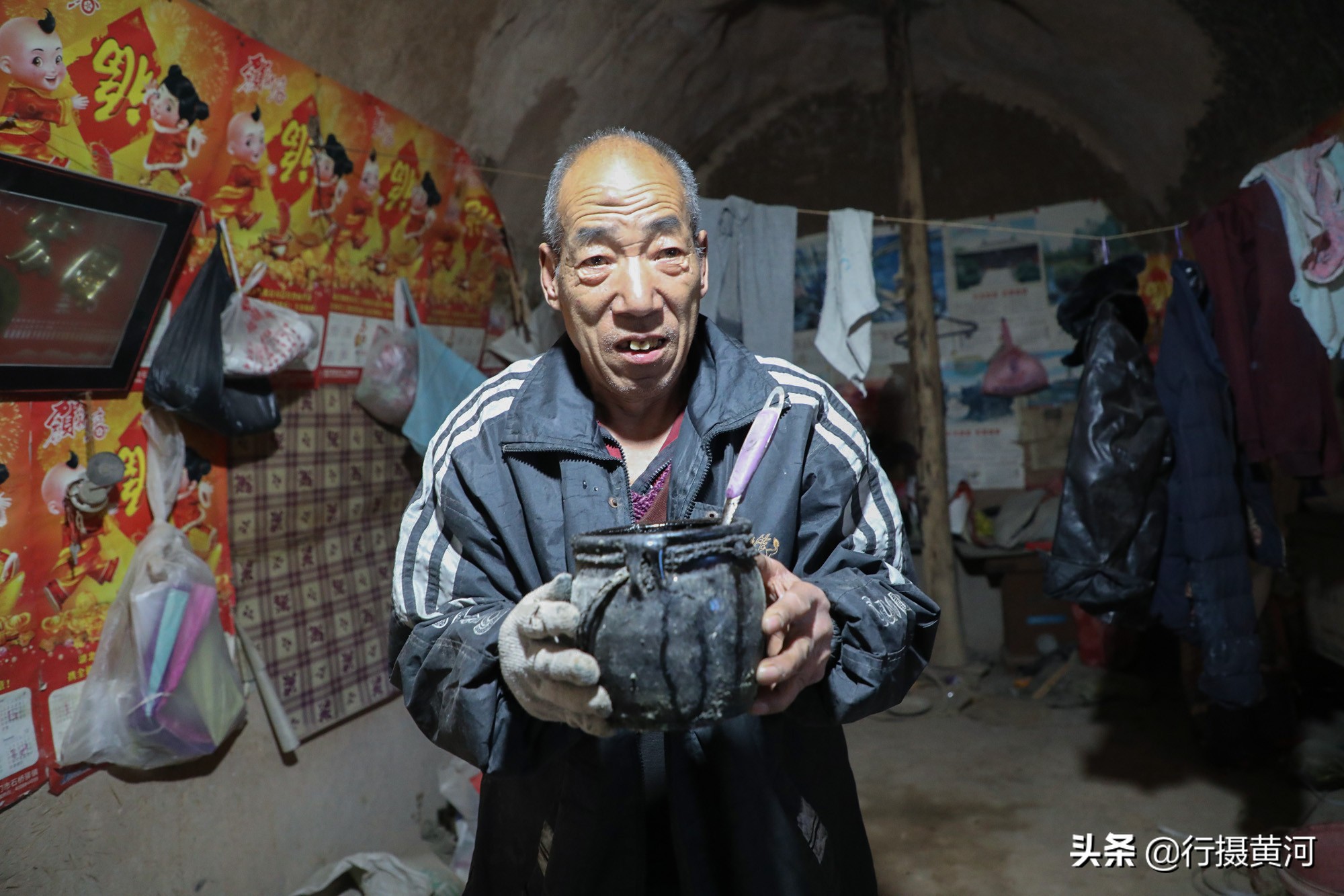 祖传200年传家宝,老汉卖掉传家宝价格8700万