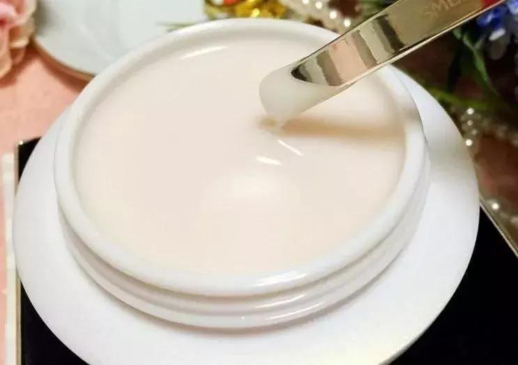 一年四季都可以用的面霜量大,适合25岁抗衰老晚上用的面霜