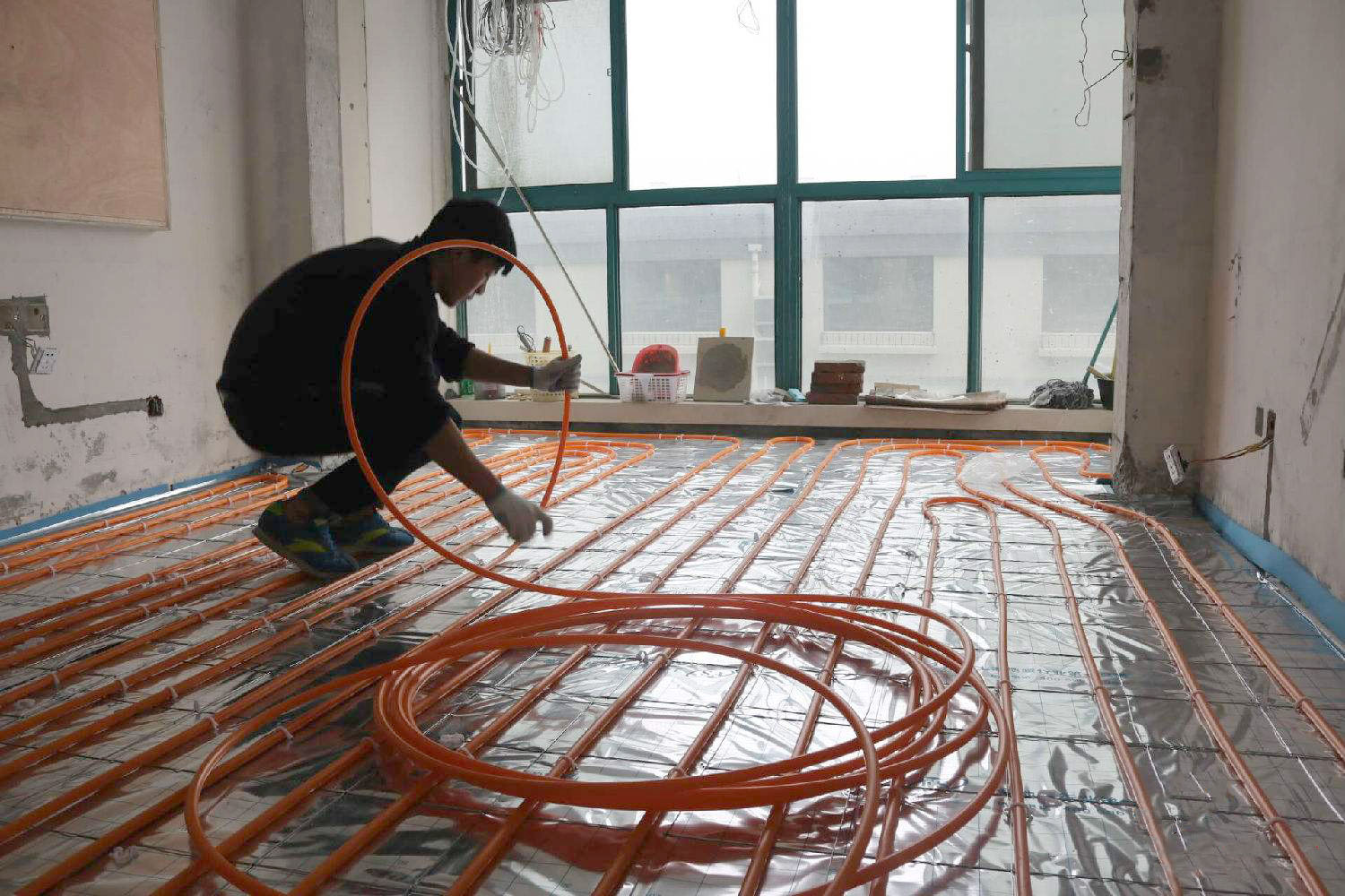 燃气地暖和用电地暖哪个更便宜,电地暖和水地暖哪个费用省