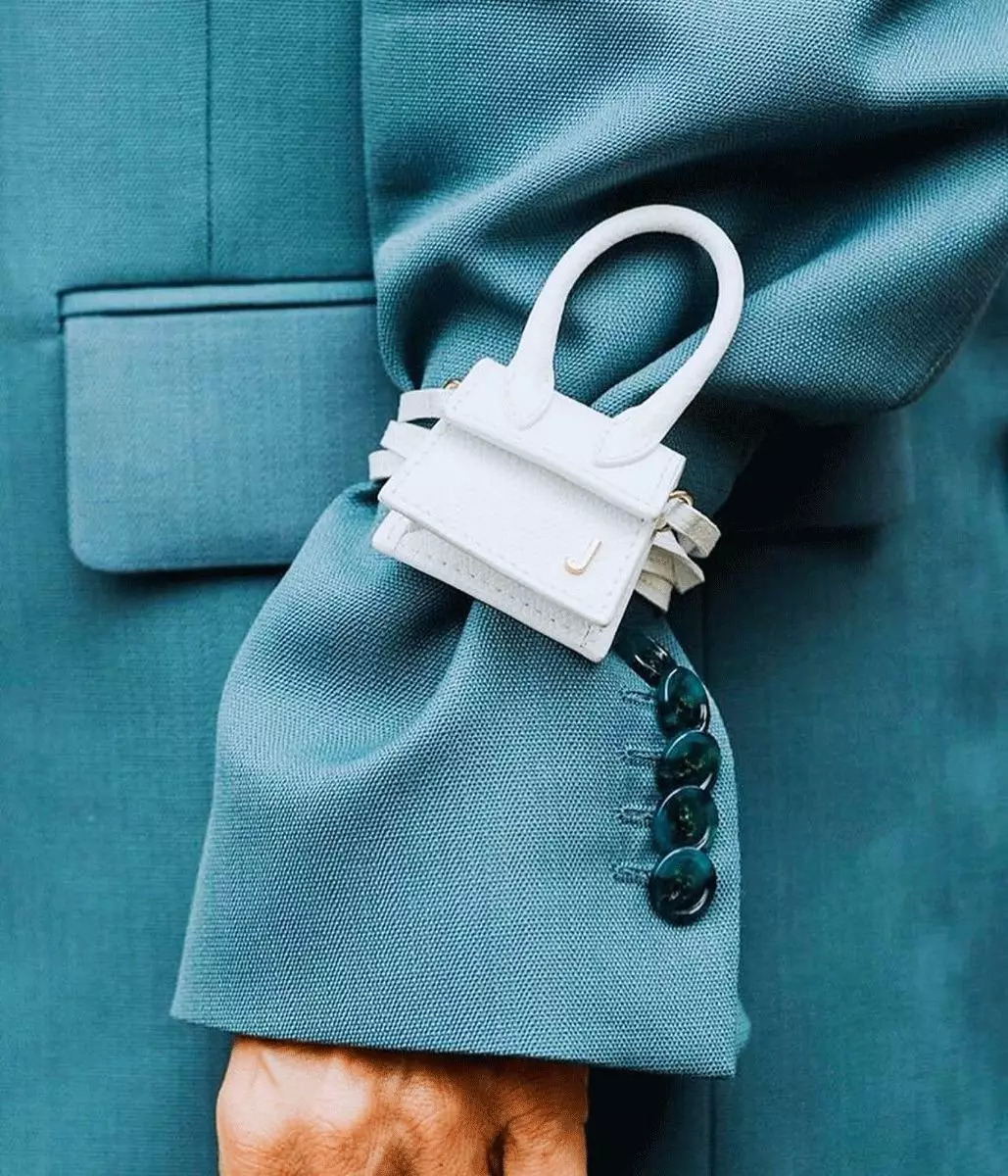 我的胸,我的手指,我的脚腕……都需要一只包包