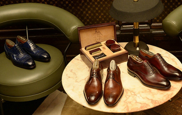 世界十大品牌奢侈品男鞋中文翻译,世界顶级奢侈品男鞋品牌