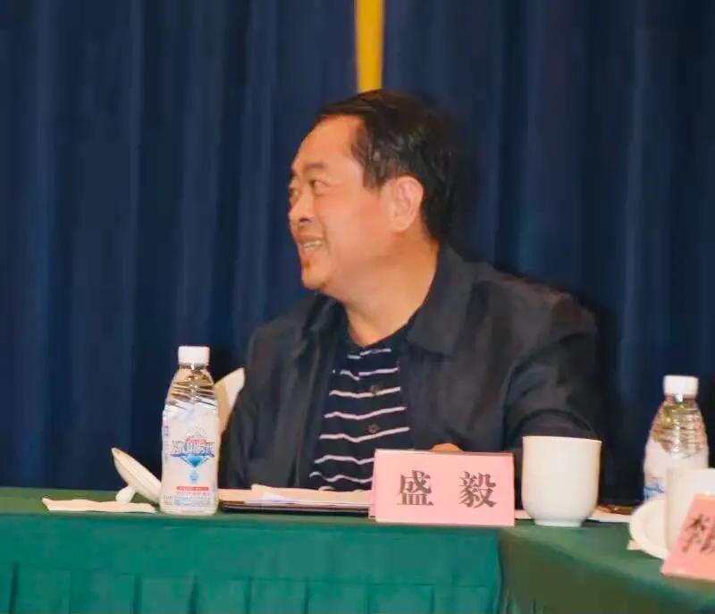 积极为设立“企业家日”建言献策省企业家研究会召开专家研讨会